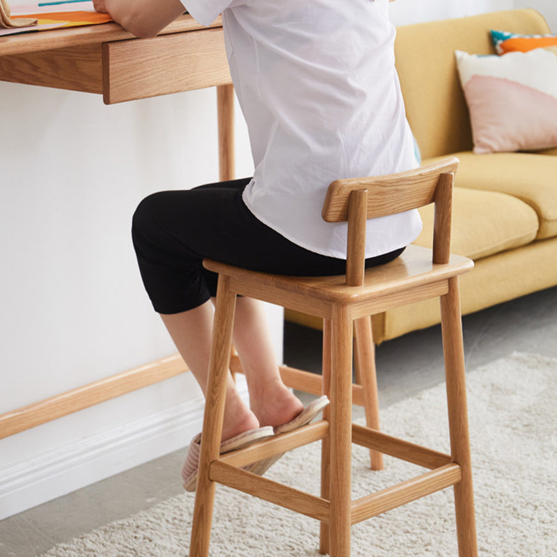Traditioneller japanischer Barhocker aus Eichenholz mit trapezförmiger Rückenlehne und Fußstütze für Wohnzimmer und Esszimmer 