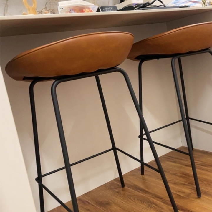 Contemporary Scandinavian Saddle-Style Faux Leather Iron Sponge Curved Trapezoidal Lightweight Bar Stool Backless Armless For Dining Room