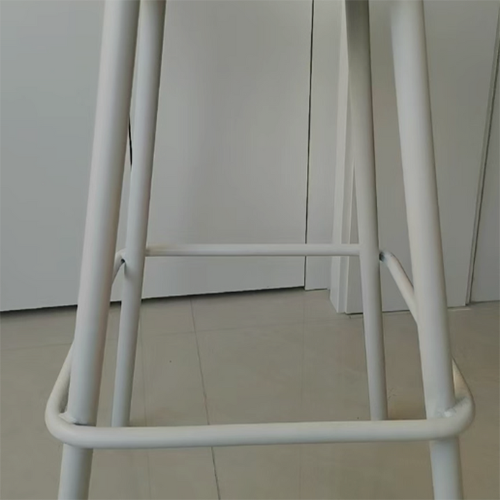 Moderner skandinavischer PP-Kunststoff-Iron-Leinen-Schwamm-Bogen-Leichtbau-Barhocker mit Rückenlehne und Fußstütze für das Esszimmer 
