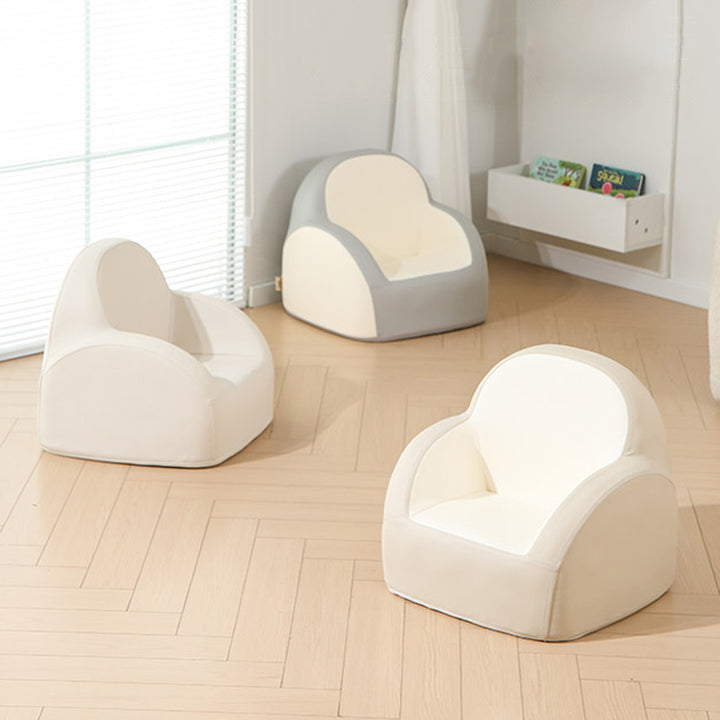 Chaise d’appoint pour enfants en cuir PU nordique contemporain, légère, en arc, avec dossier et accoudoirs pour salon 