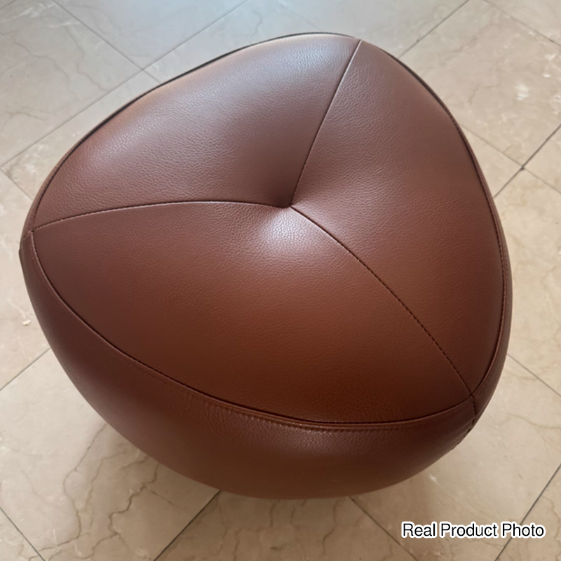 Taburete bajo sin respaldo ni reposabrazos de madera de pino escandinava contemporánea, cuero sintético, esponja, forma triangular redondeada, para sala de estar 