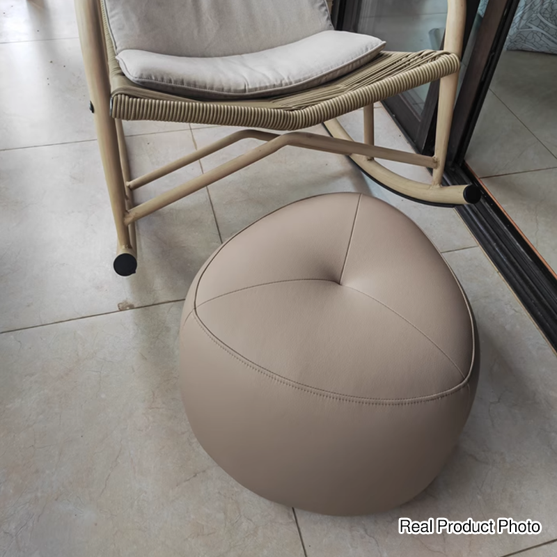 Taburete bajo sin respaldo ni reposabrazos de madera de pino escandinava contemporánea, cuero sintético, esponja, forma triangular redondeada, para sala de estar 