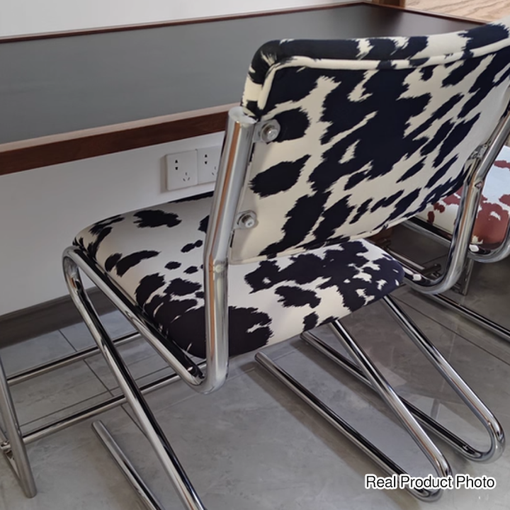 モダンな北欧風ベルベット スポンジ 合板 スチール製 カーブ長方形ダイニングチェア背もたれ ダイニングルーム用 