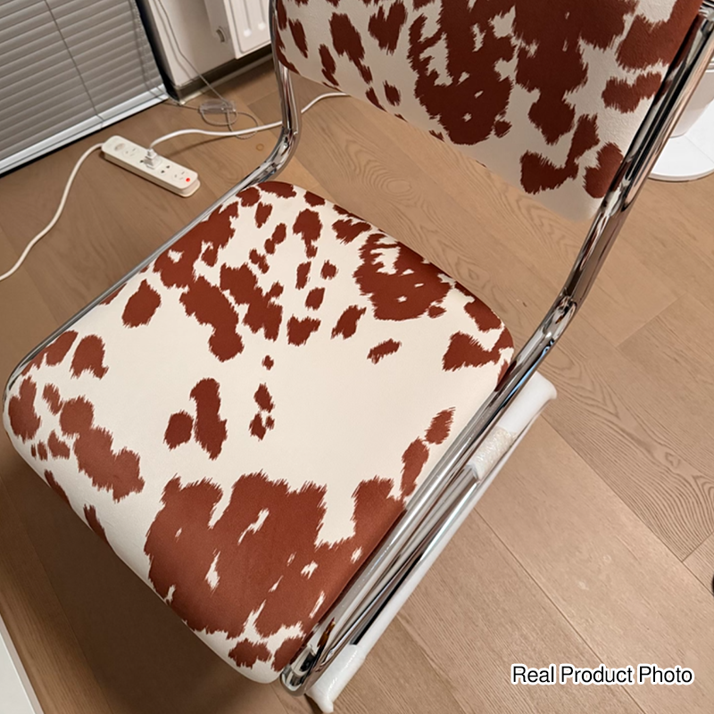 モダンな北欧風ベルベット スポンジ 合板 スチール製 カーブ長方形ダイニングチェア背もたれ ダイニングルーム用 