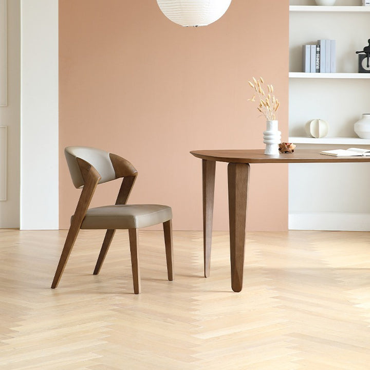 Chaise de salle à manger carrée semi-ronde en cuir microfibre créatif contemporain en bois de frêne avec dossier scientifique pour salon et salle à manger 