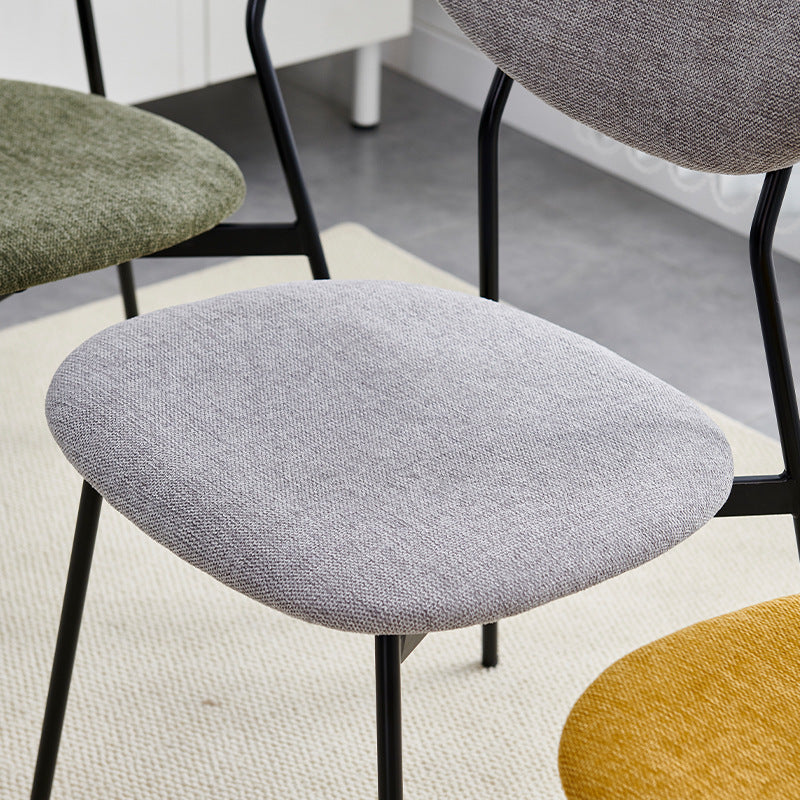 Chaise de salle à manger en lin scandinave contemporain en fer semi-ronde avec dossier pour salon et salle à manger 