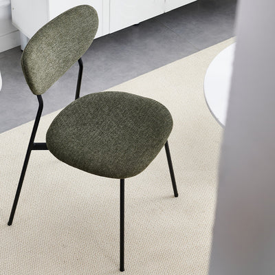 Silla de comedor semicircular de hierro de lino escandinavo contemporáneo con respaldo para sala de estar y comedor 