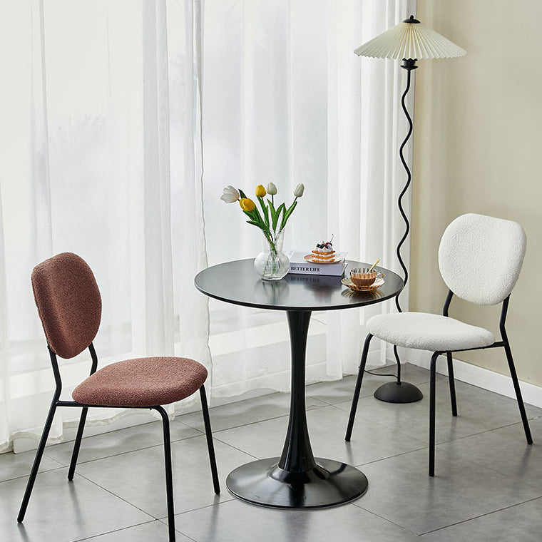Silla de comedor redonda de hierro de terciopelo escandinavo contemporáneo con respaldo para sala de estar 