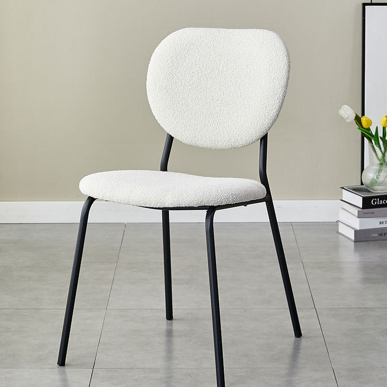 Silla de comedor redonda de hierro de terciopelo escandinavo contemporáneo con respaldo para sala de estar 