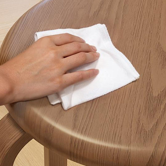 Moderner minimalistischer Massivholz-Rundstuhl für das Wohnzimmer 