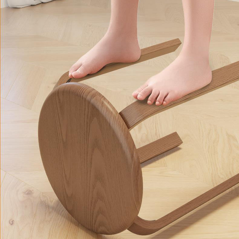 Moderner minimalistischer Massivholz-Rundstuhl für das Wohnzimmer 