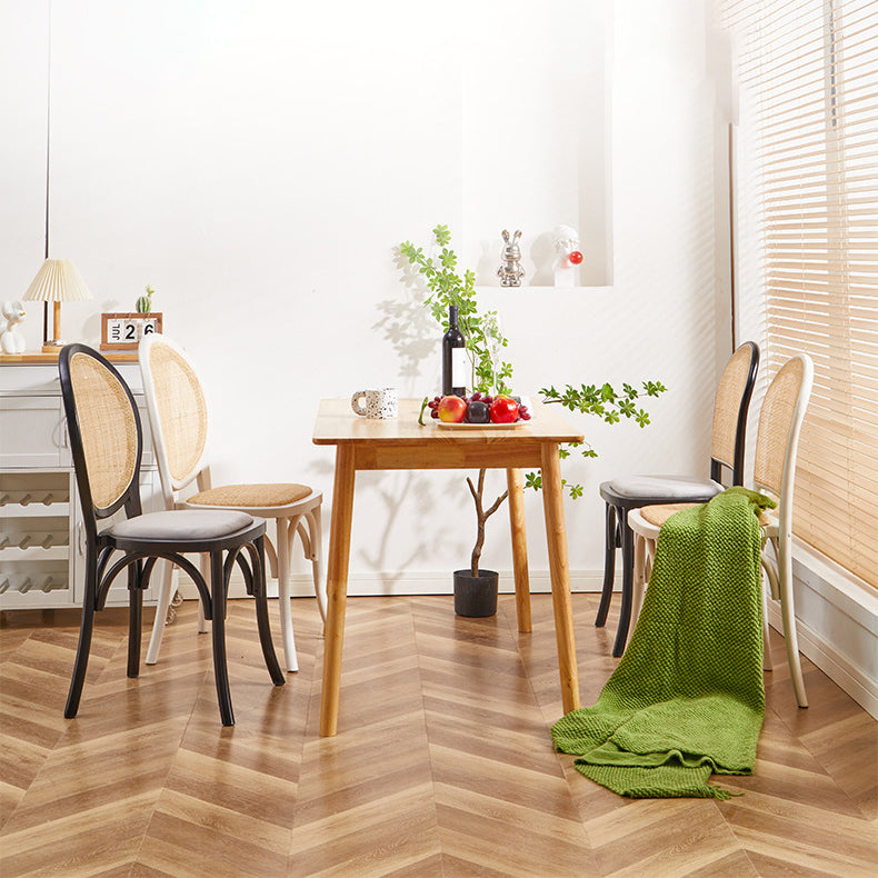 Chaise de salle à manger contemporaine scandinave en rotin et bois massif ovale carrée avec dossier pour salle à manger 