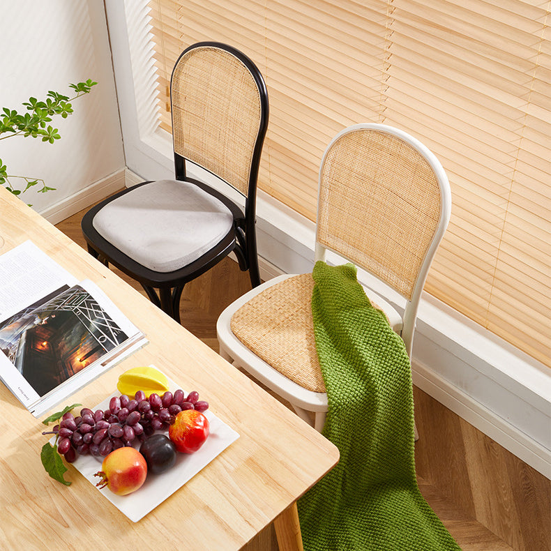 Chaise de salle à manger contemporaine scandinave en rotin et bois massif ovale carrée avec dossier pour salle à manger 