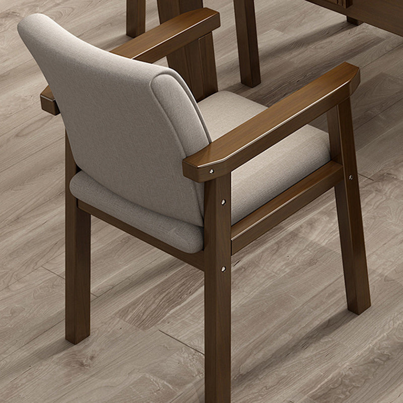 Silla de comedor rectangular moderna minimalista de madera maciza y tela con respaldo y reposabrazos para comedor 
