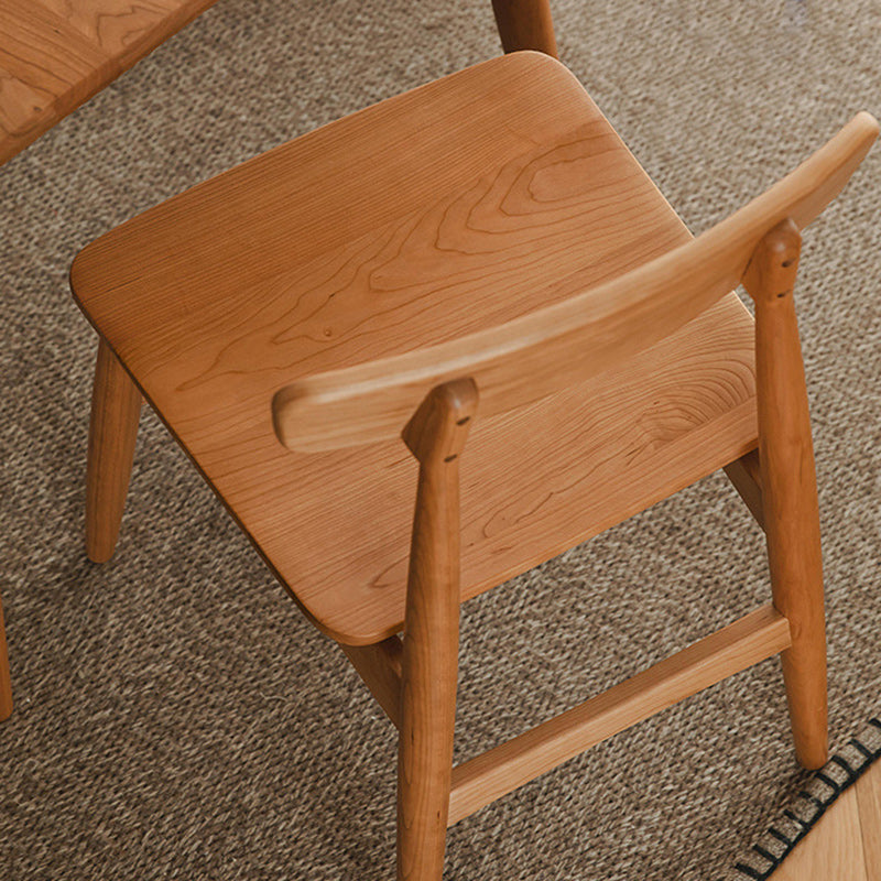 Traditioneller japanischer Kirschholz gebogener quadratischer Esszimmerstuhl mit Rückenlehne für das Esszimmer 