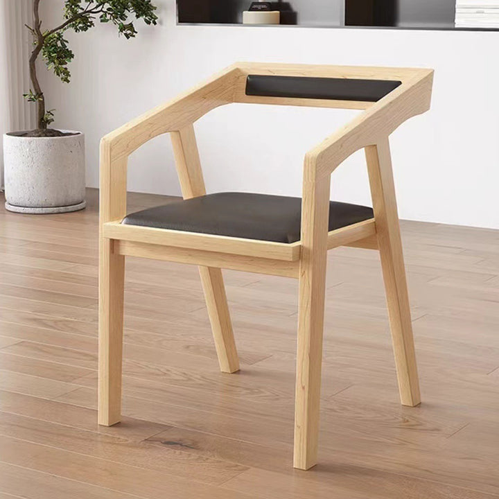 Zeitgenössischer skandinavischer Massivholz-Trapezstuhldiningstuhl aus Kunstleder mit Öl-Wachs-Optik und Armlehne für das Esszimmer 