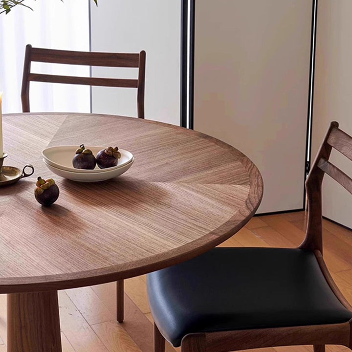 Traditioneller chinesischer PU-Leder Esszimmerstuhl aus massivem Holz mit gebogenem quadratischem Design und Rückenlehne für das Esszimmer 