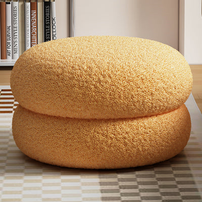 Moderner minimalistischer Hocker aus Lammwolle und massivem Holz für das Wohnzimmer 