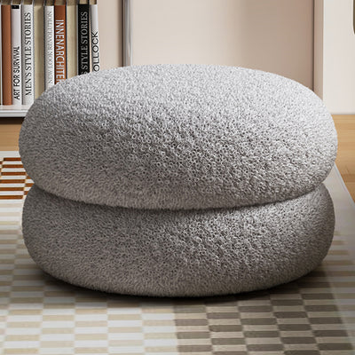 Moderner minimalistischer Hocker aus Lammwolle und massivem Holz für das Wohnzimmer 