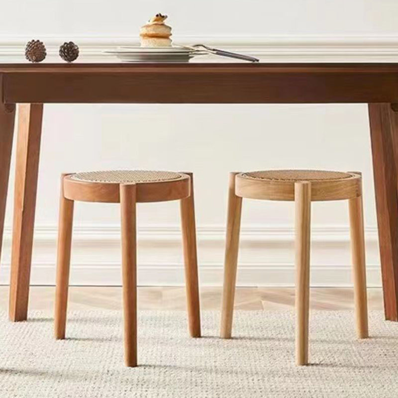 Zeitgenössischer skandinavischer Rattan-Gummibaumholz-Rundhocker für das Wohnzimmer 