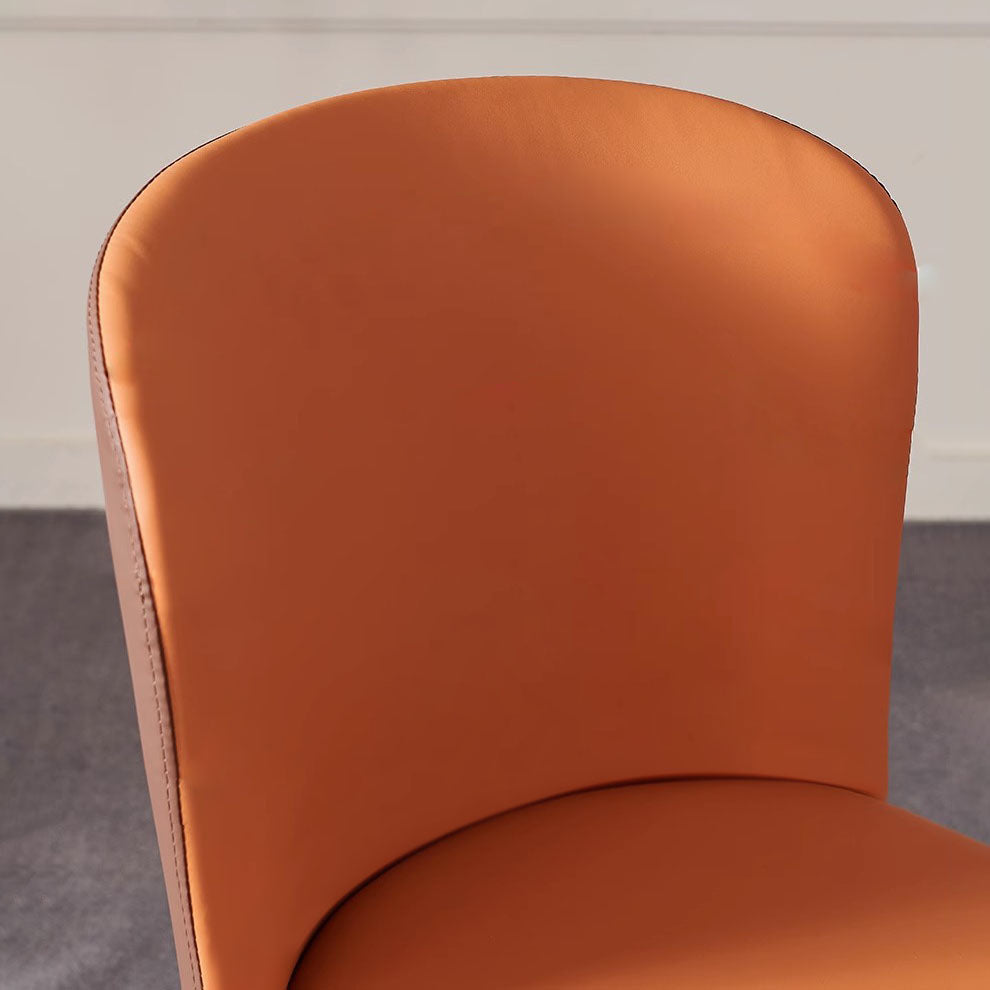 Zeitgenössischer skandinavischer PU-Leder-Kohlenstoffstahl-gekrümmter quadratischer Esszimmerstuhl mit Rückenlehne für das Esszimmer 