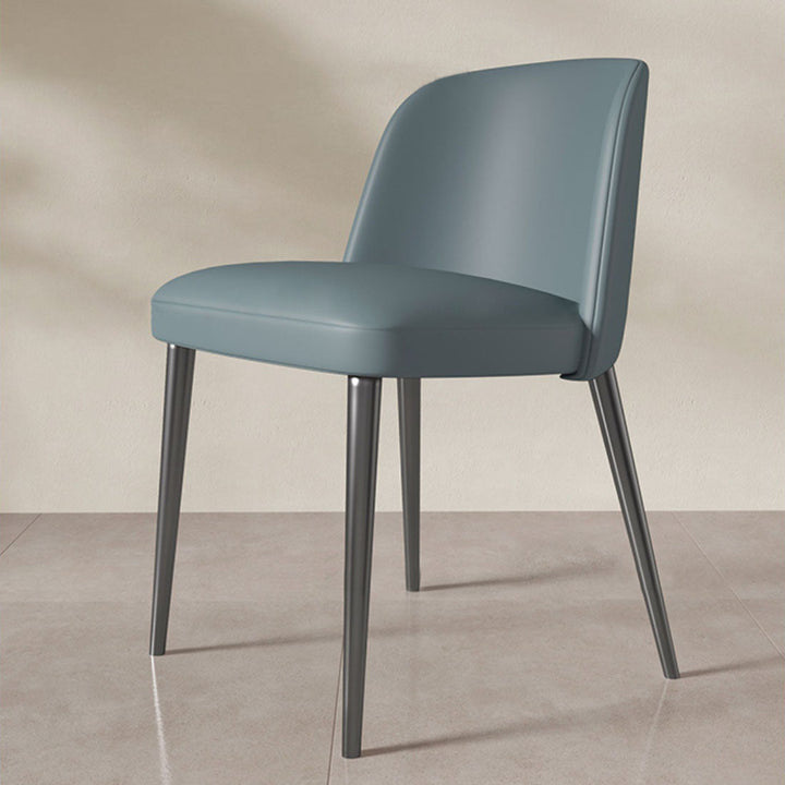 Silla de comedor contemporánea escandinava de cuero sintético Nappa de acero al carbono cuadrada y curva con respaldo para comedor 