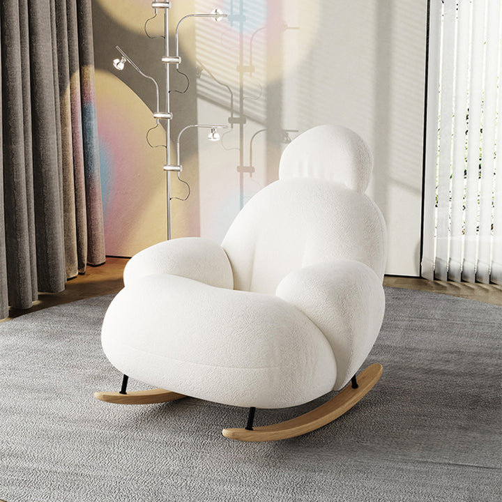 Chaise d'appoint contemporaine en tissu teddy scandinave, métal et bois massif, en forme de pingouin, avec dossier incurvé et accoudoirs, pour salon 