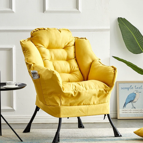 Chaise d'appoint moderne minimaliste en lin, velours et métal, carrée arrondie, avec dossier et accoudoirs pour salon 
