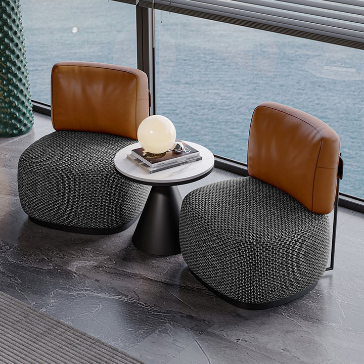 Chaise d’appoint contemporaine scandinave en lin et simili cuir Nappa avec structure en acier au carbone, ronde et carrée, avec dossier pour salon 