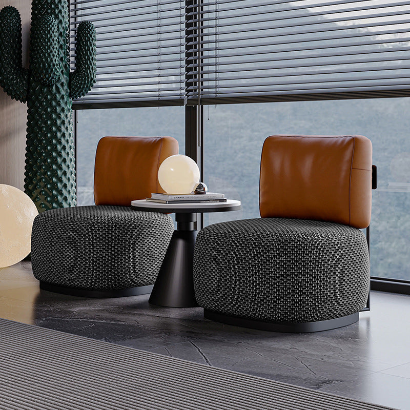 Chaise d’appoint contemporaine scandinave en lin et simili cuir Nappa avec structure en acier au carbone, ronde et carrée, avec dossier pour salon 