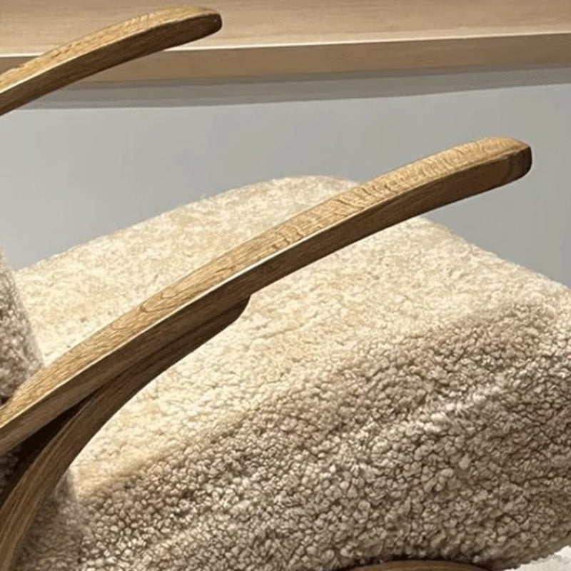 Traditioneller Akzentstuhl im französischen Stil aus Chenille- und Sherpa-Stoff mit Massivholz, geschwungener quadratischer Form, Rückenlehne und Armlehnen für das Wohnzimmer 