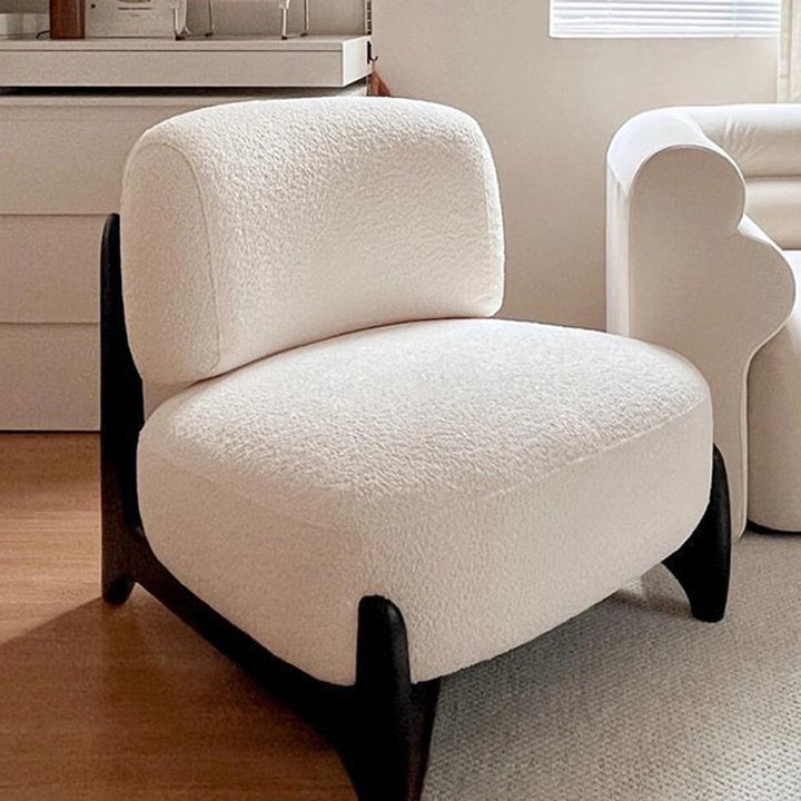 Moderner luxuriöser Akzentstuhl aus Sherpa-Stoff, Massivholz und Metall mit geschwungener quadratischer Form und Rückenlehne für das Wohnzimmer 
