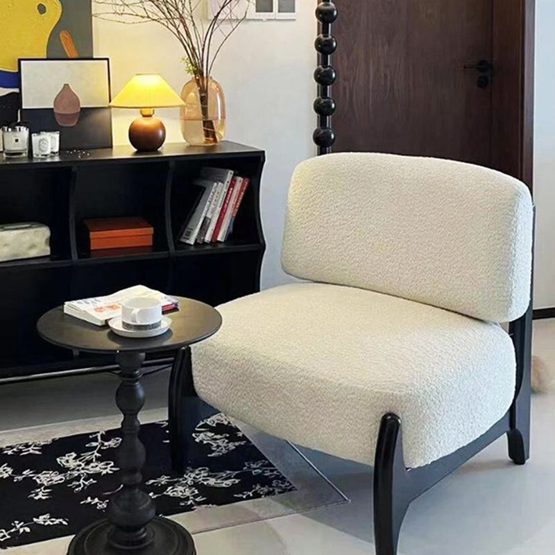 Moderner luxuriöser Akzentstuhl aus Sherpa-Stoff, Massivholz und Metall mit geschwungener quadratischer Form und Rückenlehne für das Wohnzimmer 