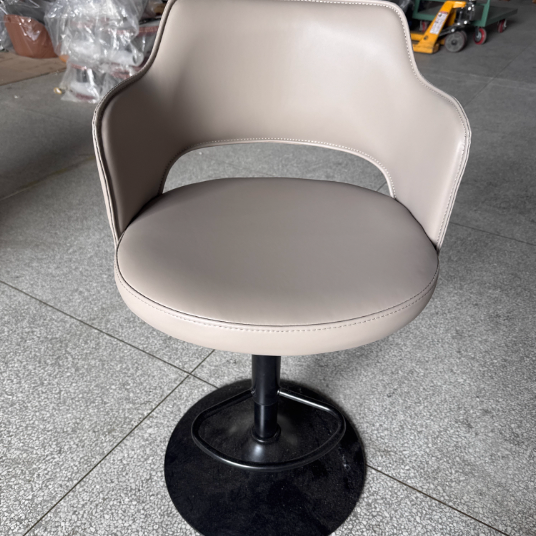 Contemporary Scandinavian Silicone Rubber Leather Iron Curved Round Bar Stool With Backrest Armrests For Dining Room