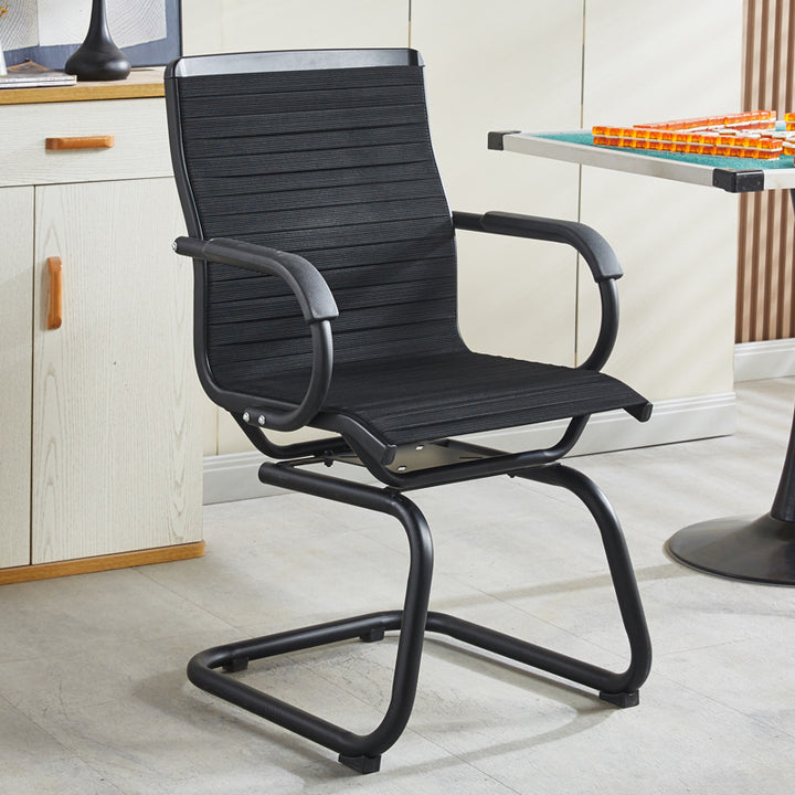 Chaise d’appoint contemporaine scandinave en plastique, fer et métal, incurvée, avec dossier et accoudoirs pour salon 