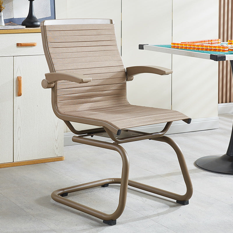Chaise d’appoint contemporaine scandinave en plastique, fer et métal, incurvée, avec dossier et accoudoirs pour salon 