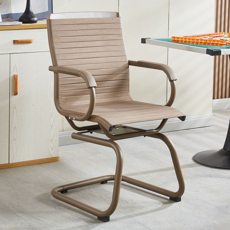 Chaise d’appoint contemporaine scandinave en plastique, fer et métal, incurvée, avec dossier et accoudoirs pour salon 