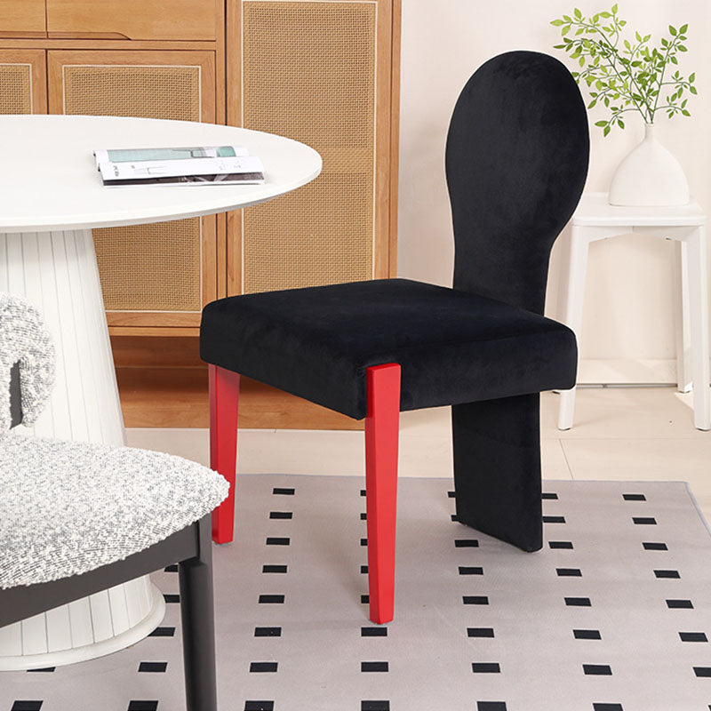 Zeitgenössischer skandinavischer Samt-Gummibaum-Vanity-Stuhl mit quadratischer, gebogener Rückenlehne für das Schlafzimmer 