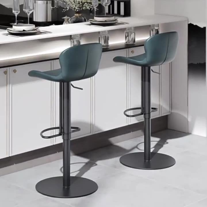 Zeitgenössischer nordischer Crazy Horse Leder Edelstahl Kohlenstoffstahl Drehbarer Barhocker mit Rückenlehne für Wohnzimmer 