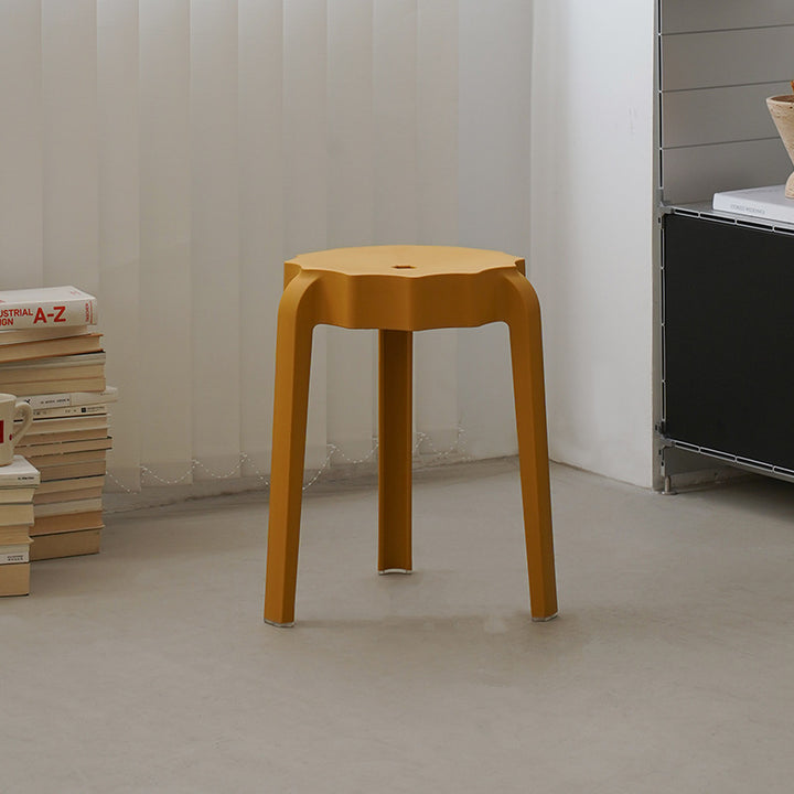 Moderner minimalistischer PP-Hocker in Blütenform stapelbar für das Wohnzimmer 