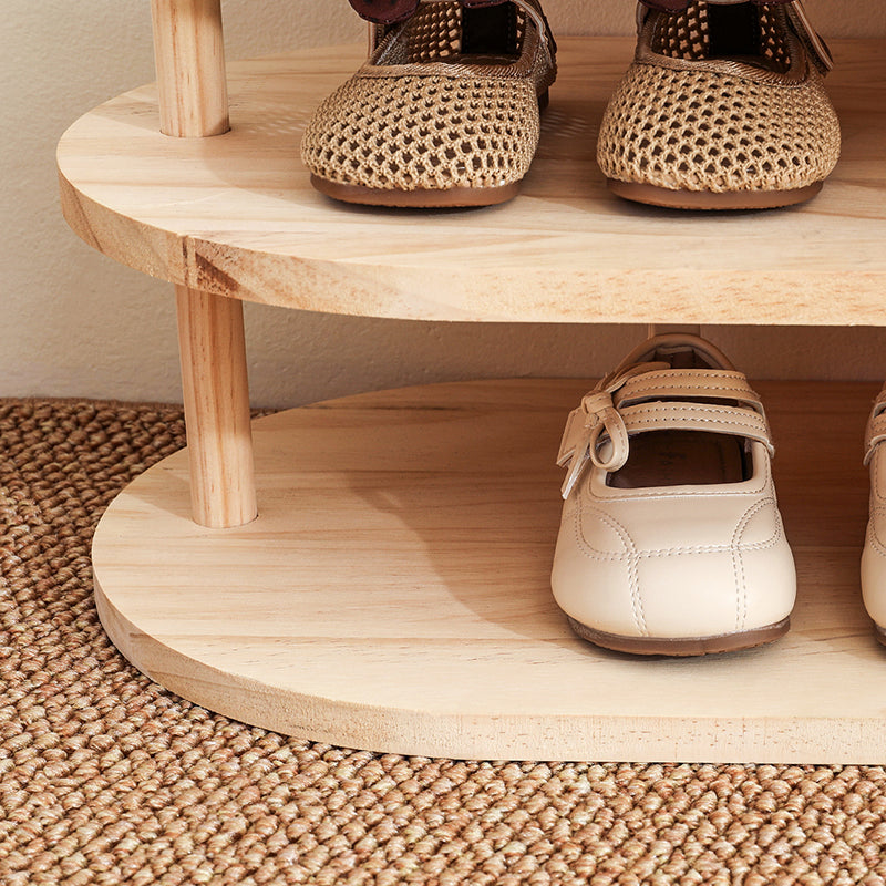 Traditionelles gebogenes Schuhregal für Kinder aus japanischem Kiefernholz in quadratischer Form mit 2 Ebenen für das Wohnzimmer 
