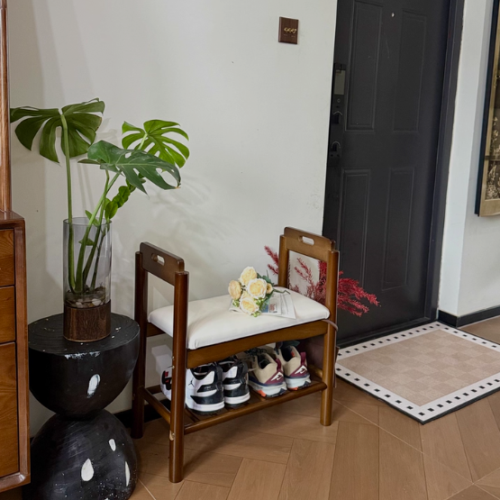 Traditionelle Vintage PU-Leder Gummibaum Rechteckige Schuhbank 1-stufig für das Wohnzimmer 