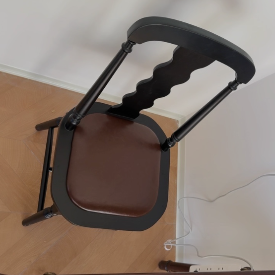 Chaise de salle à manger carrée cylindrique en bois d’hévéa vintage traditionnel avec revêtement en PU cuir et dossier, pour salle à manger 
