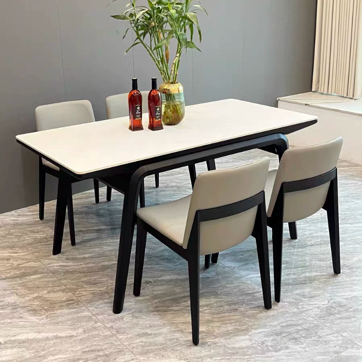 Moderner skandinavischer Esszimmerstuhl mit quadratischer Rückenlehne aus Eschenholz und Mikrofaserleder für das Esszimmer 