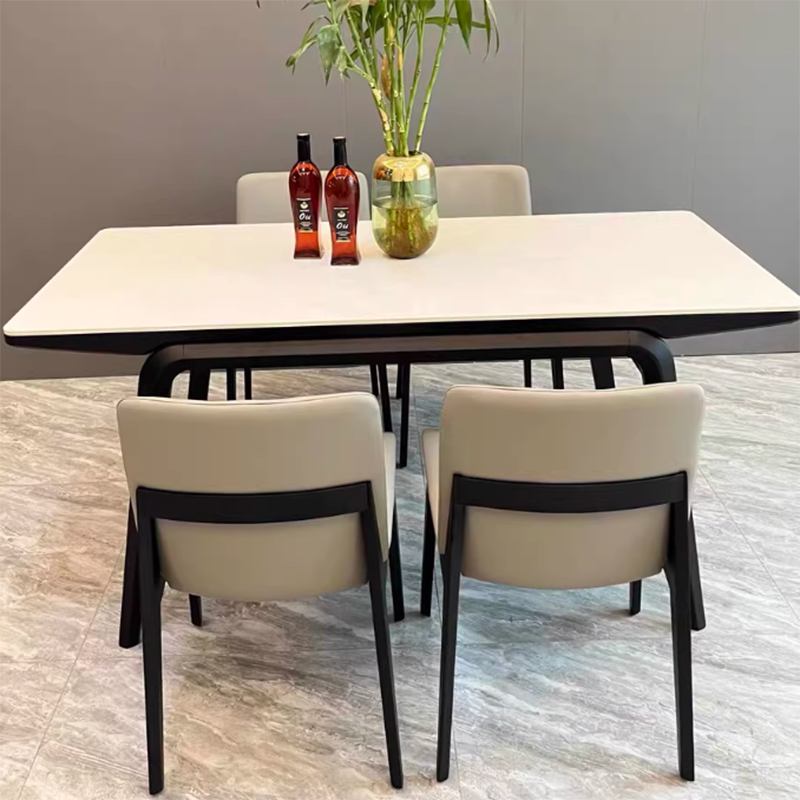Moderner skandinavischer Esszimmerstuhl mit quadratischer Rückenlehne aus Eschenholz und Mikrofaserleder für das Esszimmer 