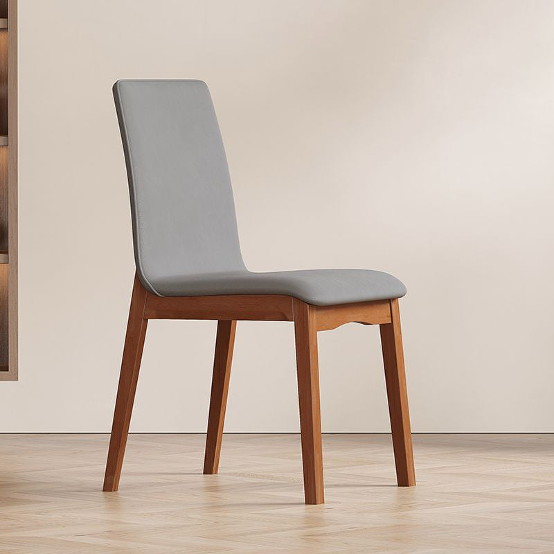 Chaise de salle à manger contemporaine scandinave en bois massif, microfibre et cuir, dossier carré incurvé pour salle à manger 