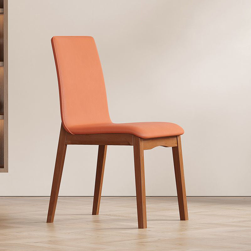 Chaise de salle à manger contemporaine scandinave en bois massif, microfibre et cuir, dossier carré incurvé pour salle à manger 