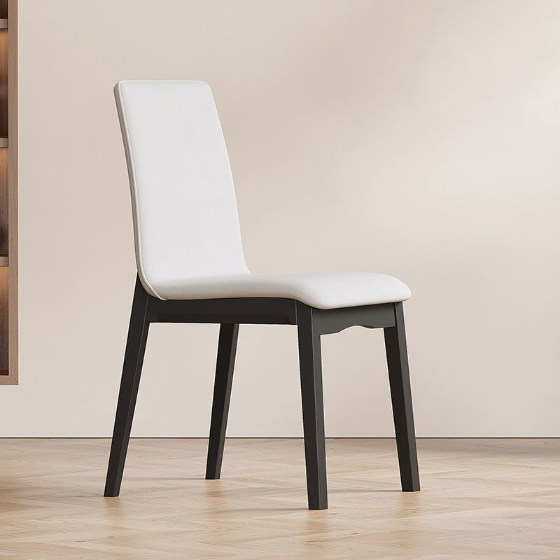 Chaise de salle à manger contemporaine scandinave en bois massif, microfibre et cuir, dossier carré incurvé pour salle à manger 