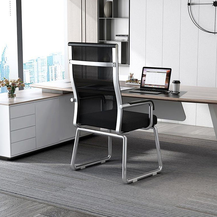 Moderner minimalistischer Bürostuhl aus Stahl-Mesh, freischwingend, gebogen, quadratisch, mit Rückenlehne und Armlehnen für das Büro 