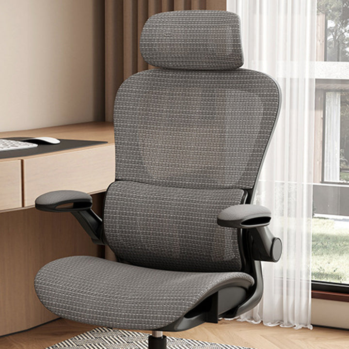 Chaise de bureau courbée moderne minimaliste à cinq branches en acier et maille de nylon avec dossier et accoudoirs pour bureau à domicile 